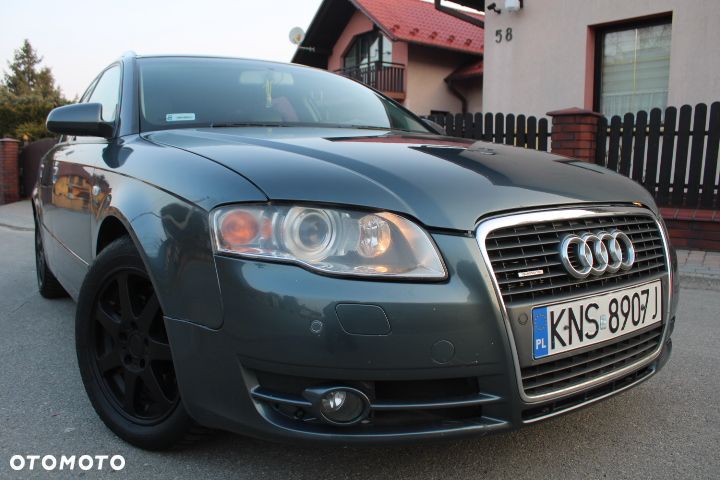 Audi A4 Limousine - 1