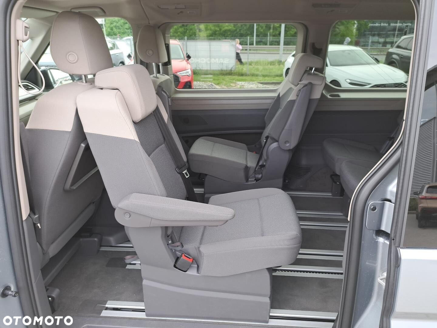 Volkswagen Multivan - 16