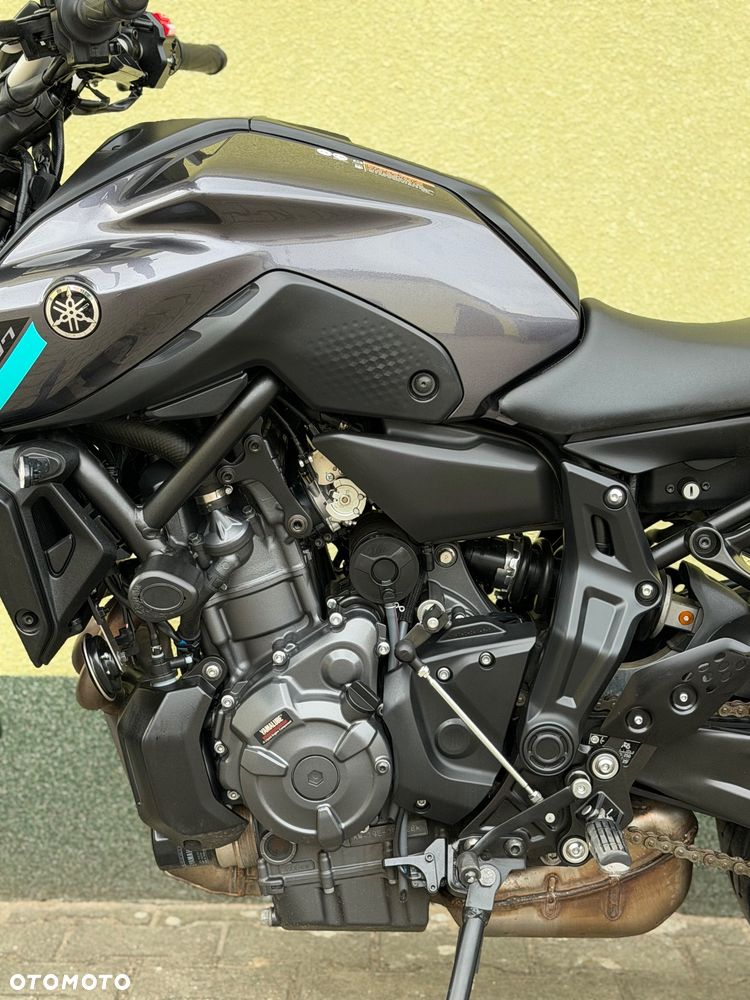 Yamaha MT - 24