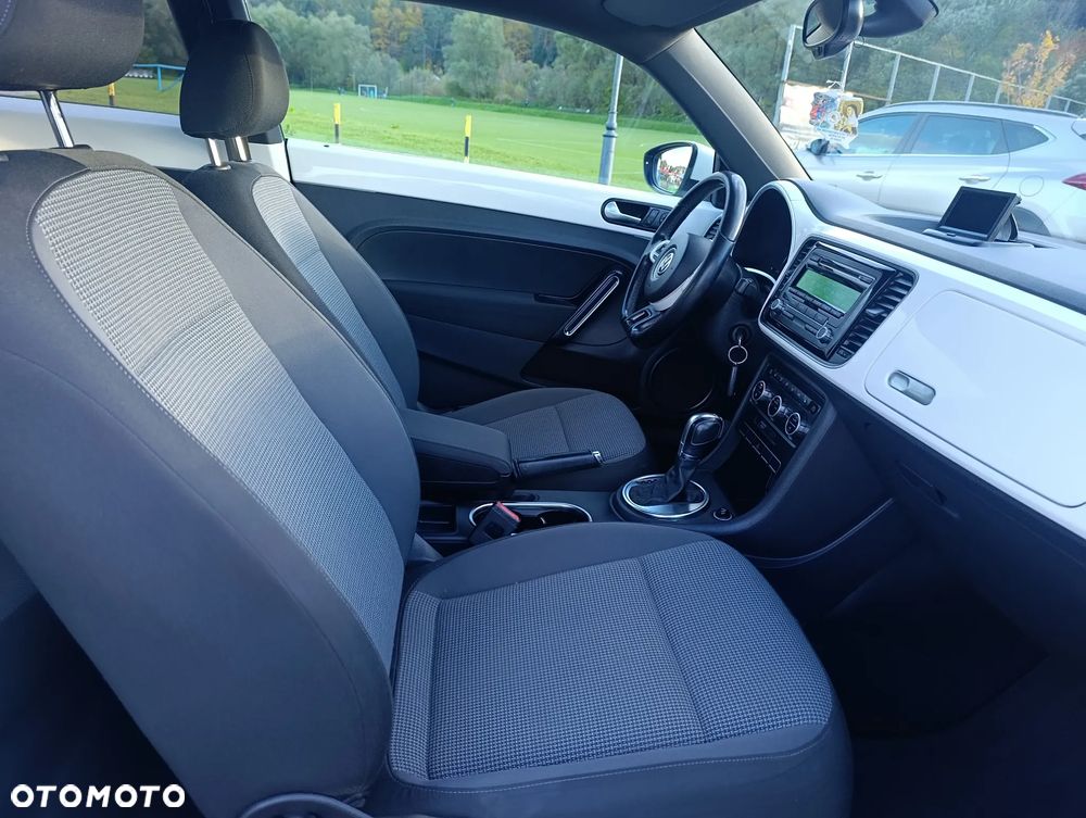 Volkswagen Beetle 1.6 TDI DPF DSG Blue Motion Technologie Exclusive Design - 17