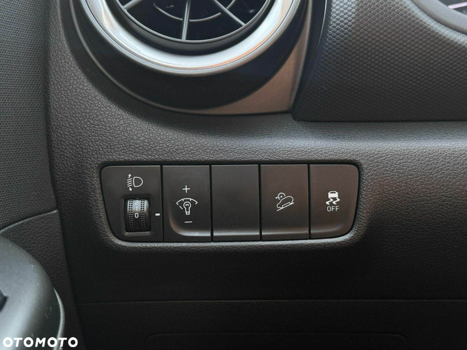 Hyundai Kona 1.6 T-GDI Comfort DCT - 11