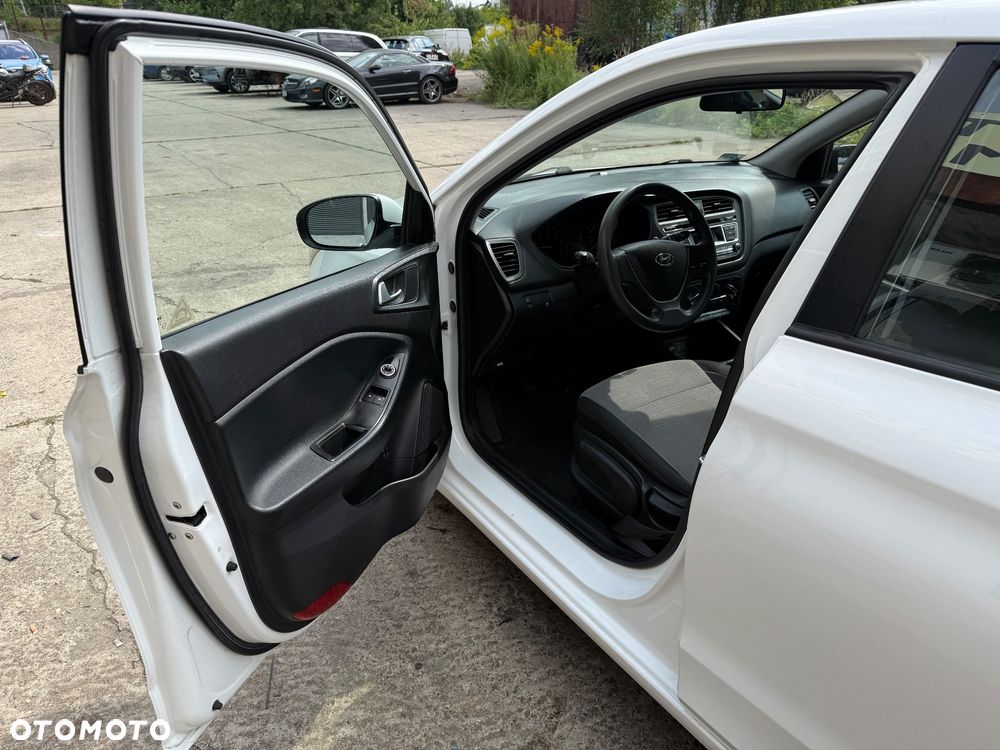 Hyundai i20 1.1 CRDi BlueDrive Comfort - 12
