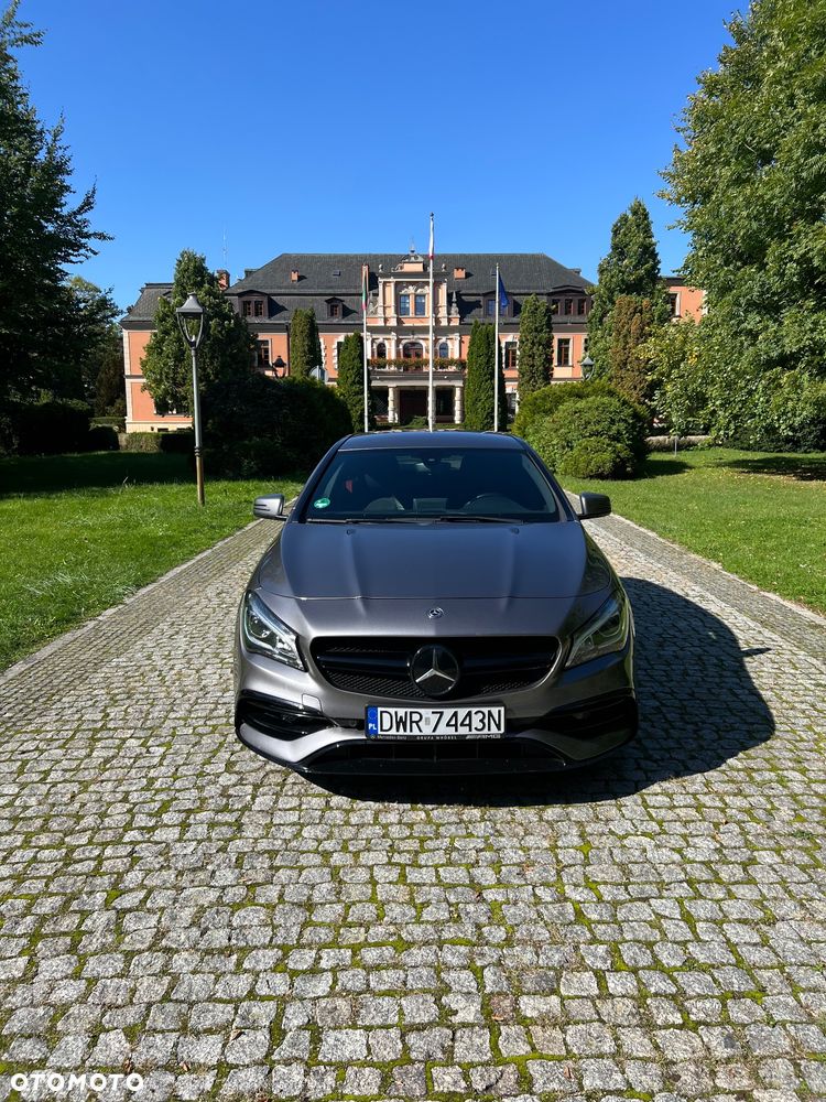 Mercedes-Benz CLA 180 7G-DCT AMG Line - 1