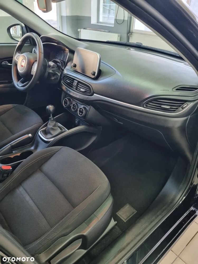 Fiat Tipo 1.4 T-Jet 16v Lounge - 16