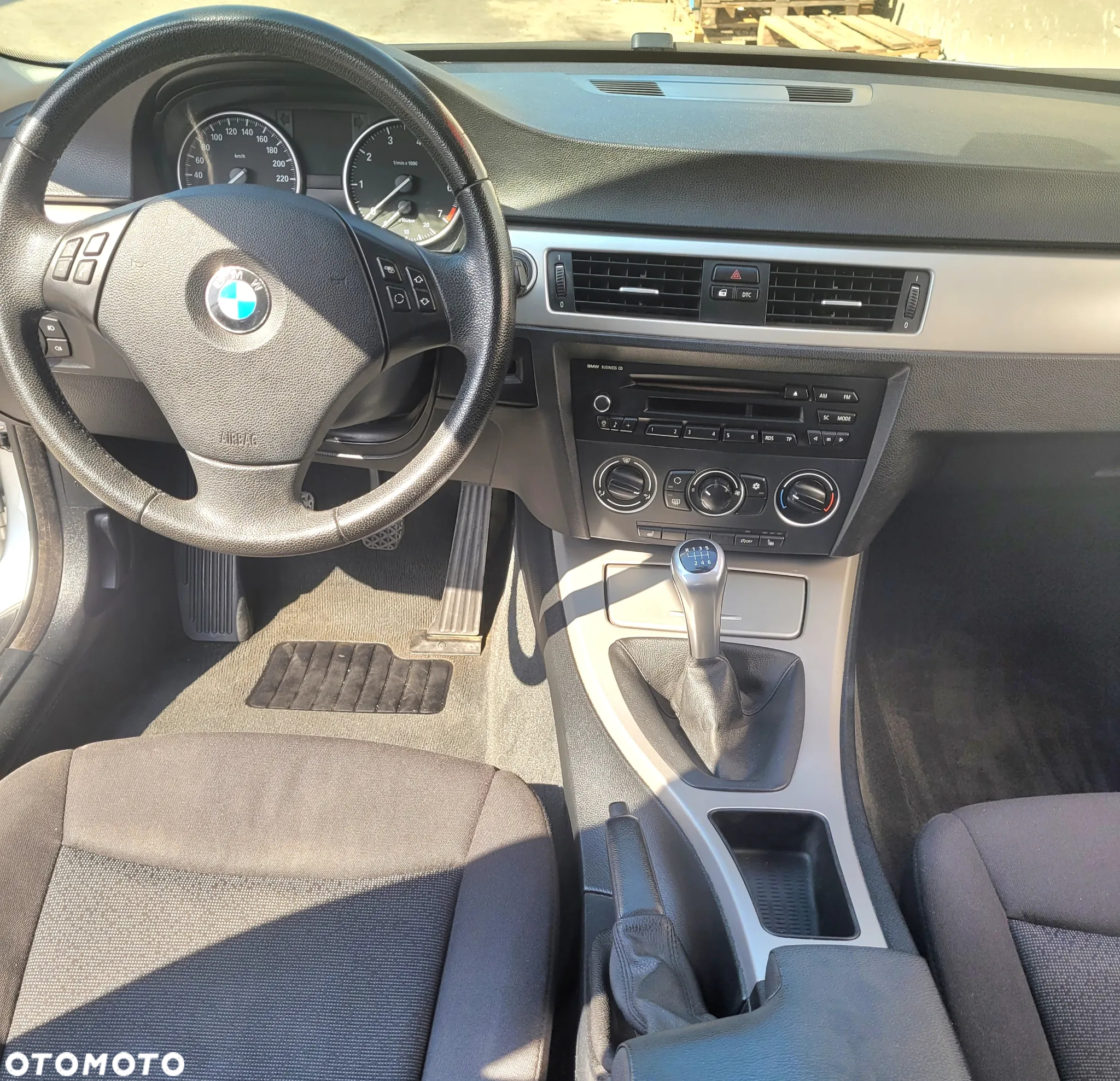 BMW Seria 3 318i - 11
