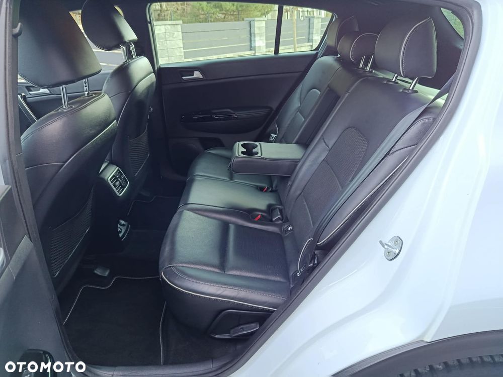 Kia Sportage 2,0 CRDI AWD GT Line - 35