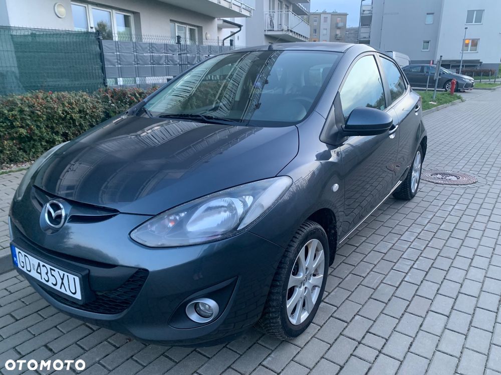 Mazda 2 2010 photo 2
