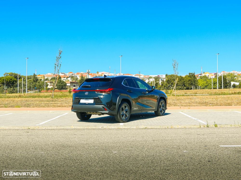 Lexus UX 250h Premium - 9