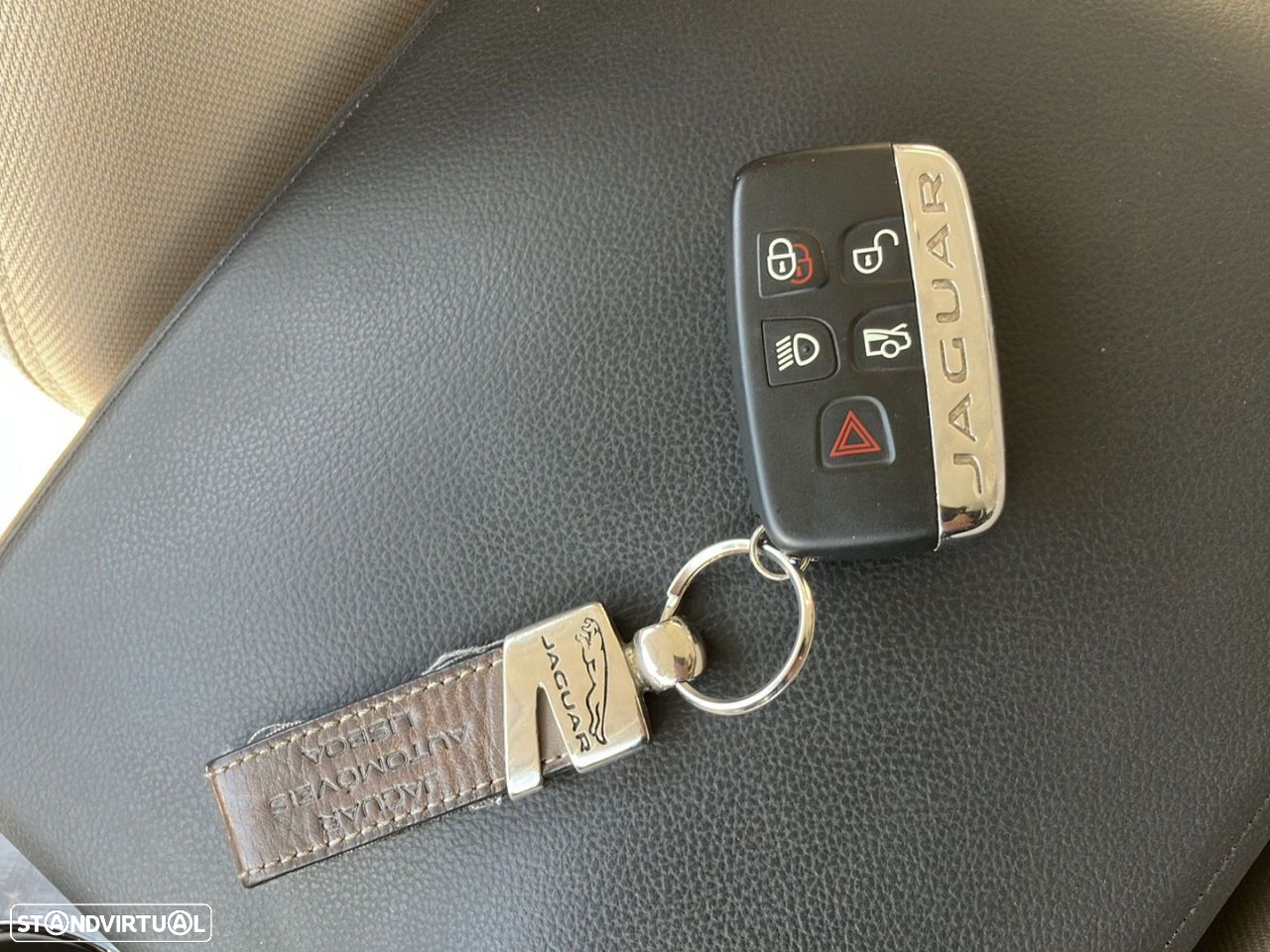 Jaguar XE - 16
