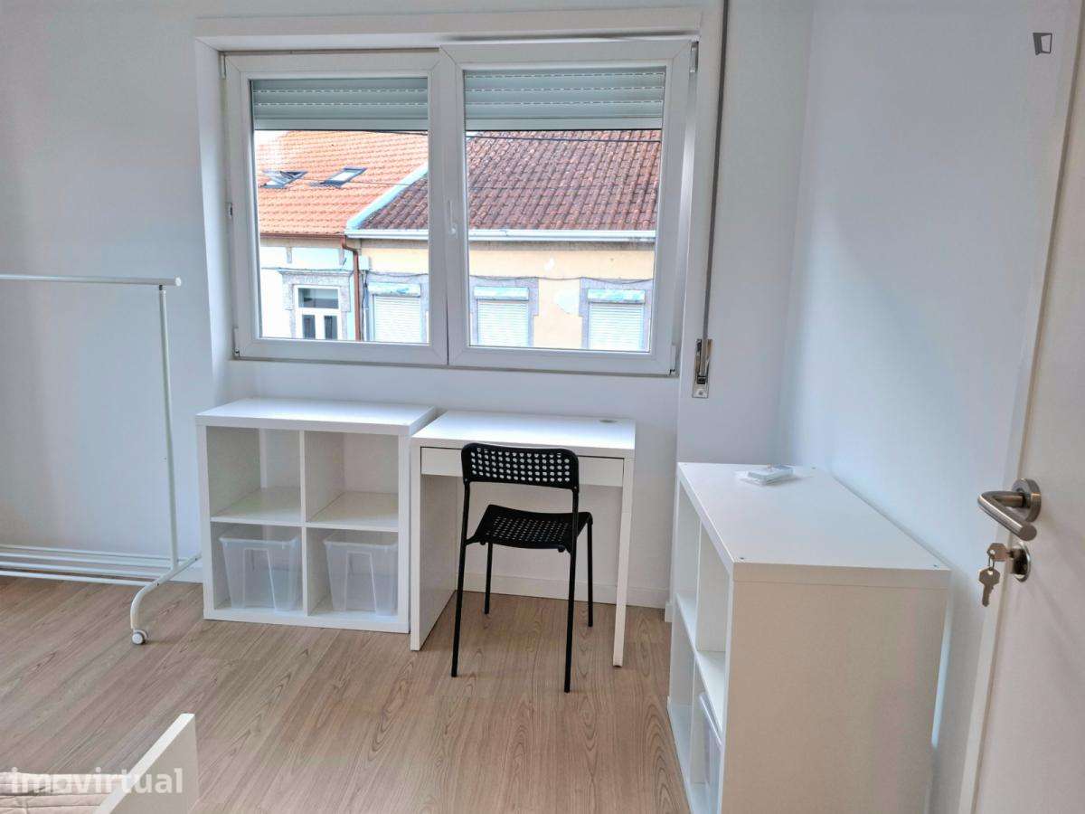 Quarto - localizado em Rio Tinto Porto - Grande imagem: 3/29