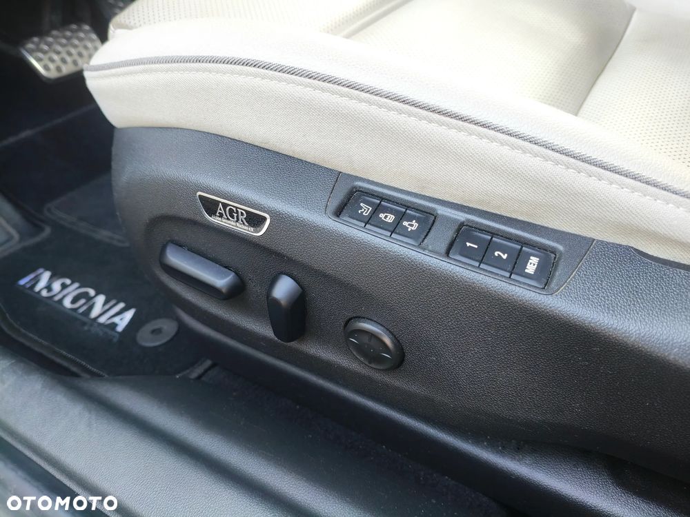 Opel Insignia 2.0 T 4x4 Exclusive S&S - 16