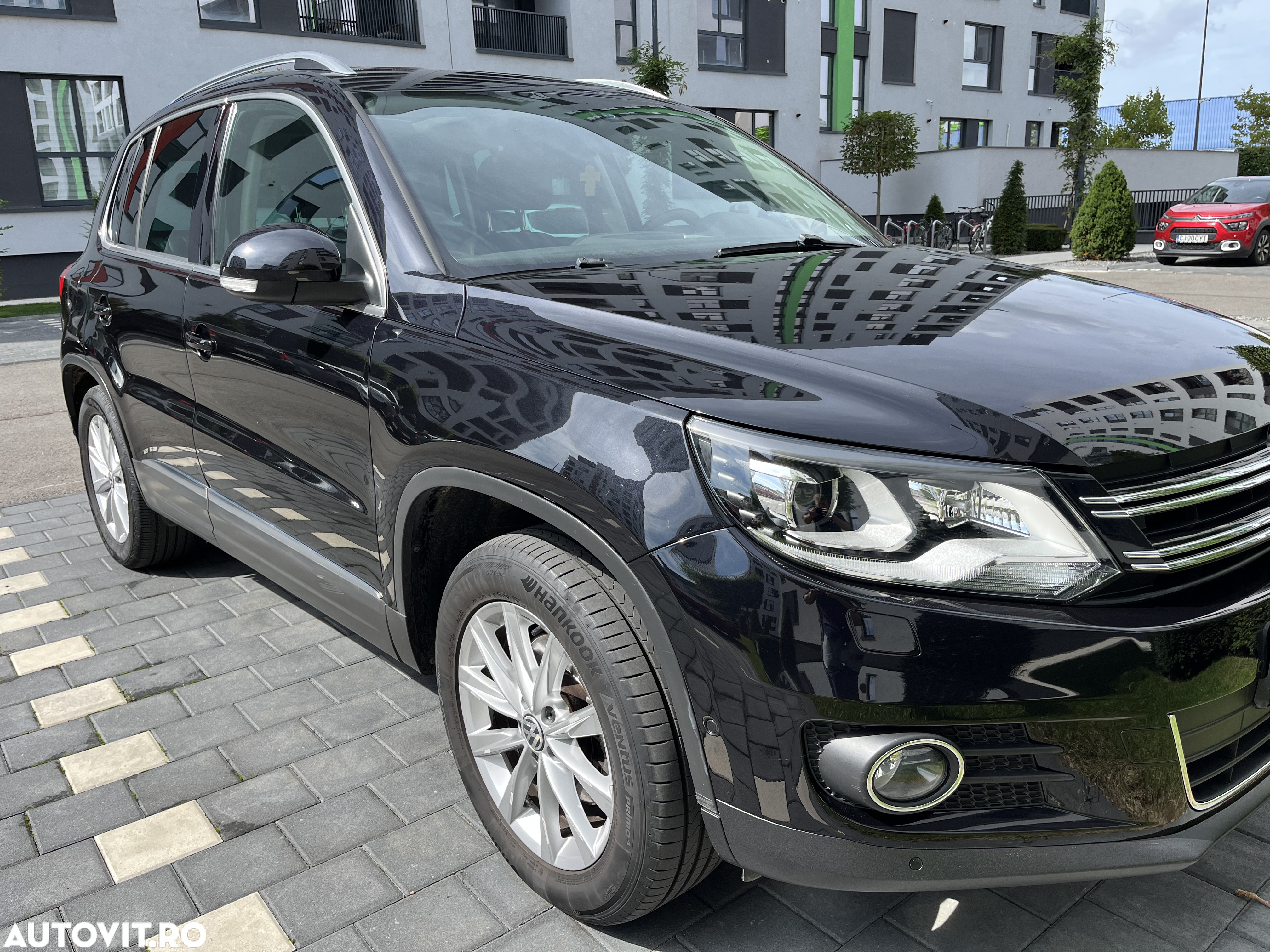 Volkswagen Tiguan 2.0 TDI 4Motion DSG Sport & Style - 10