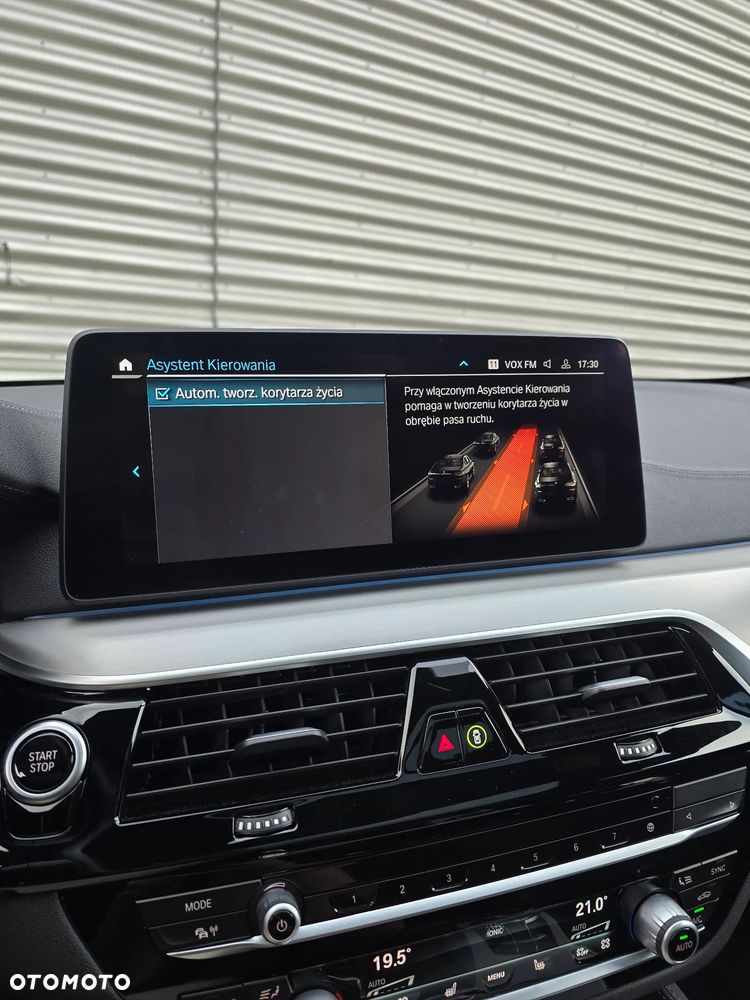BMW Seria 5 530e Luxury Line sport - 30
