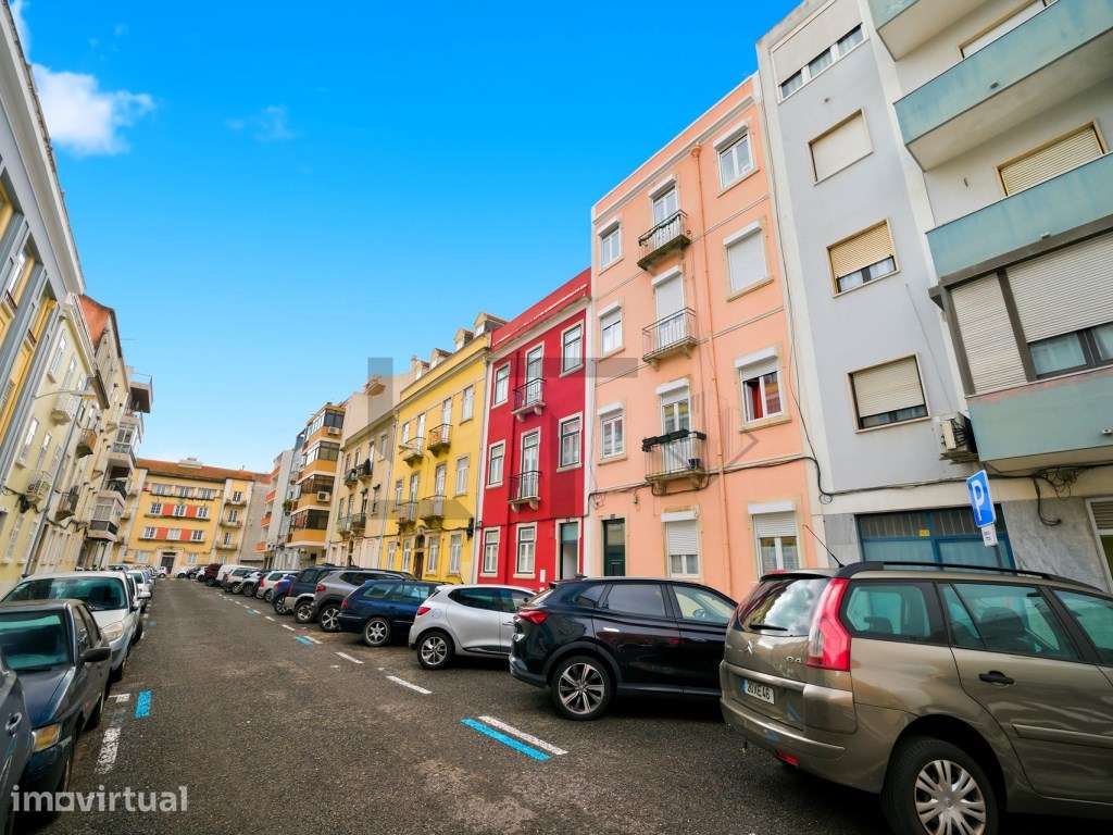 Prédio/Moradia T4 com Pátio para Venda em Campo de Ourique, Lisboa - Grande imagem: 5/60