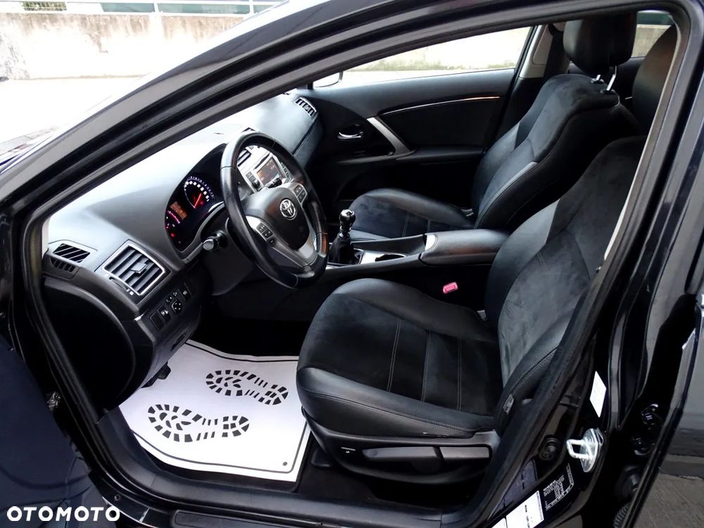 Toyota Avensis 2.0 D-4D - 10