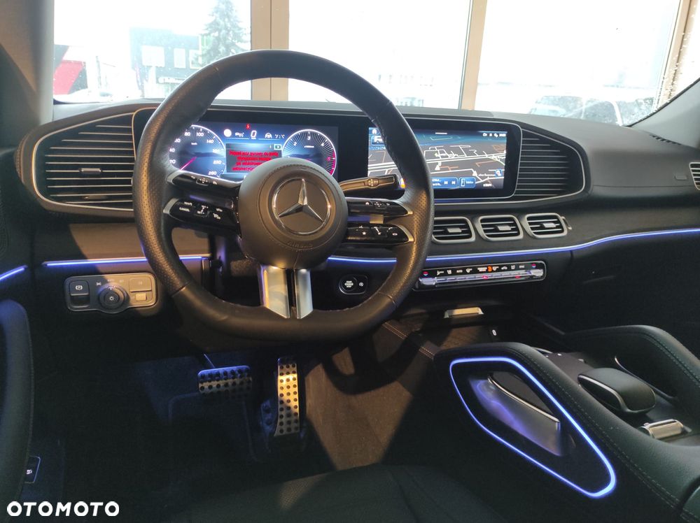 Mercedes-Benz GLS - 22