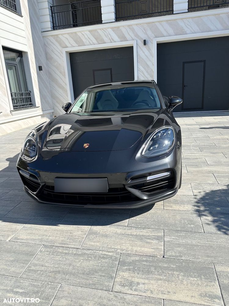 Porsche Panamera Turbo - 1