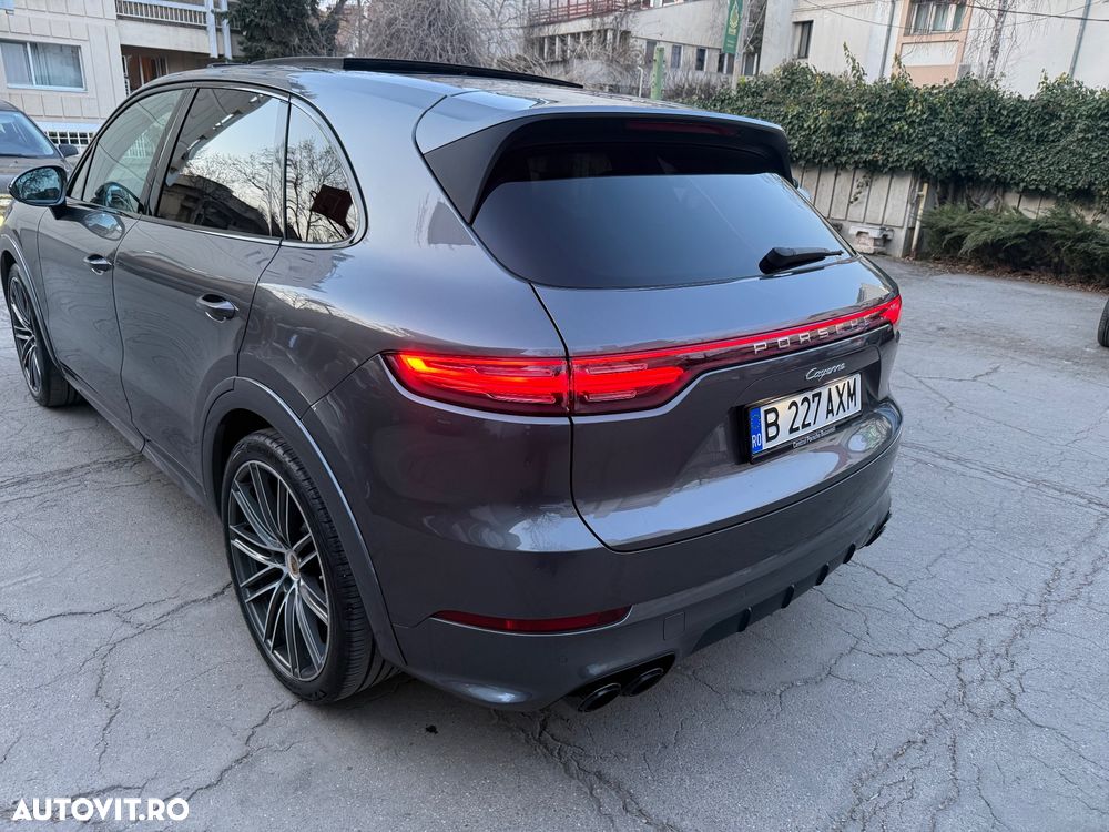 Porsche Cayenne - 7