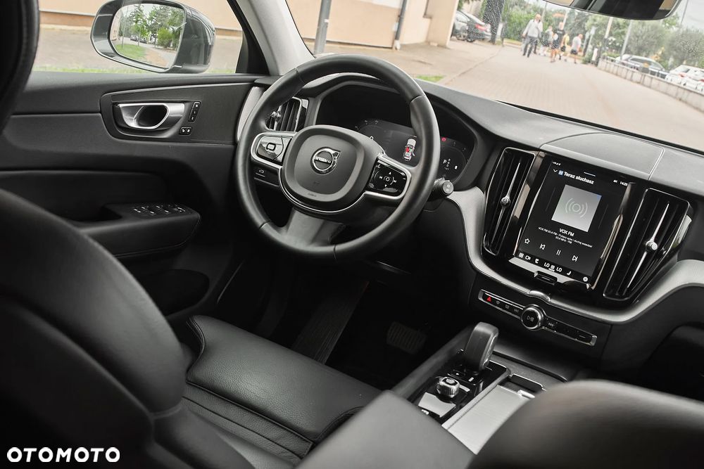 Volvo XC 60 B4 D Plus Bright - 29
