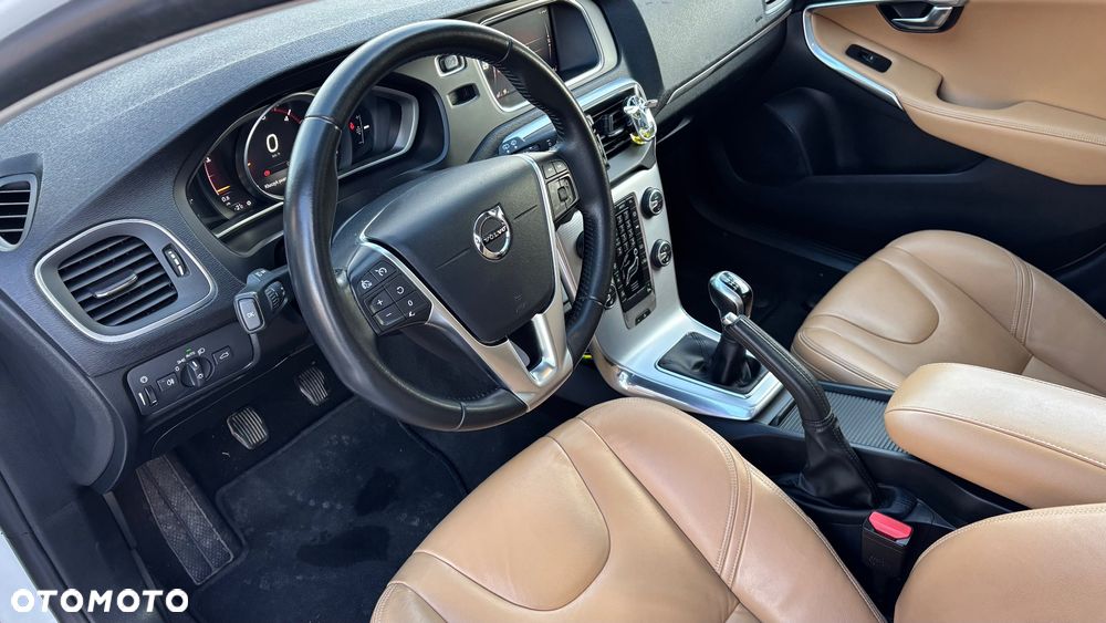 Volvo V40 D2 Inscription - 17