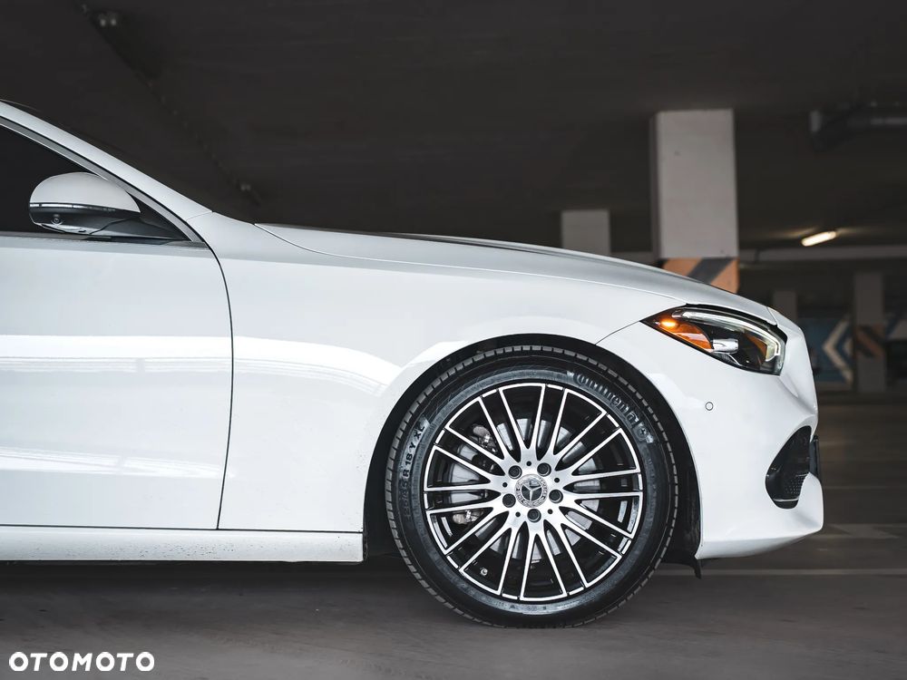 Mercedes-Benz Klasa C 300 4Matic 9G-TRONIC Avantgarde - 16