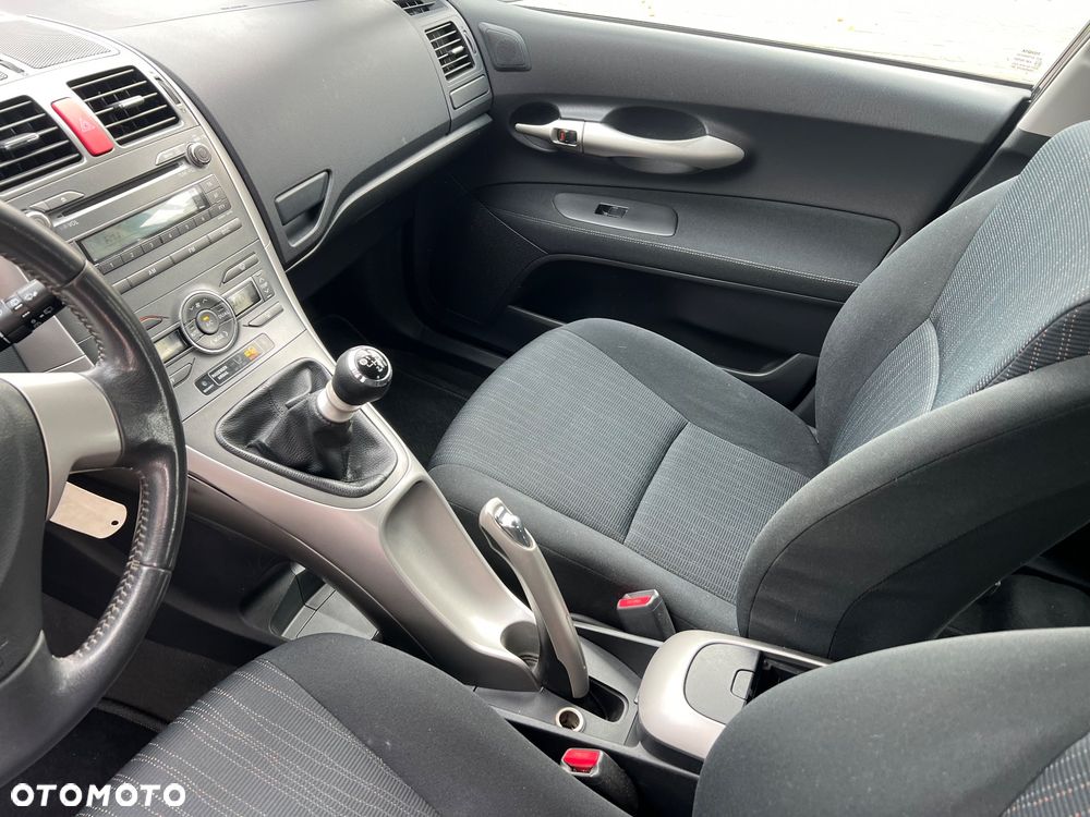 Toyota Auris - 12