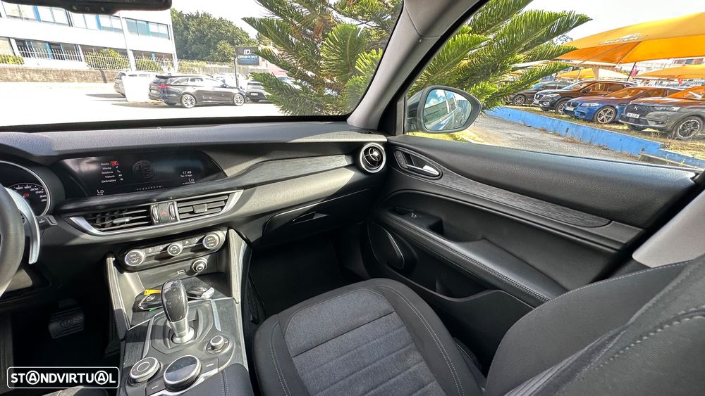 Alfa Romeo Stelvio 2.2 D AT8 - 29