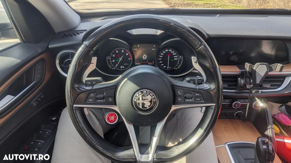 Alfa Romeo Stelvio 2.0 Turbo AWD AT8 First Edition - 4