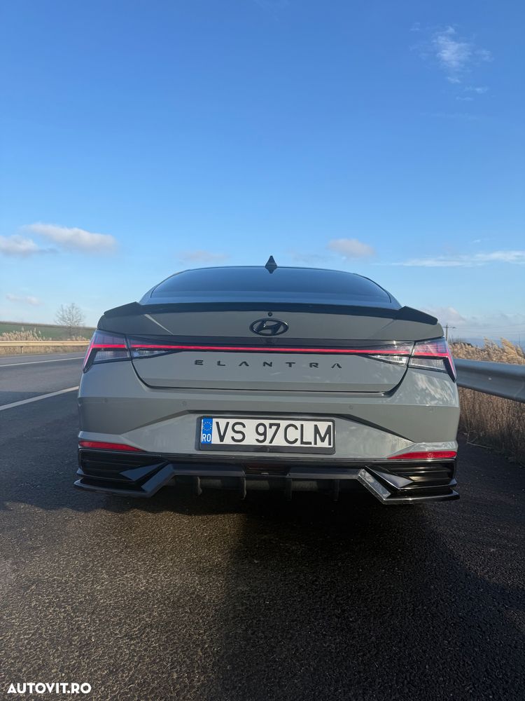 Hyundai Elantra 1.6 l 123 CP CVT Exclusive Navi - 2