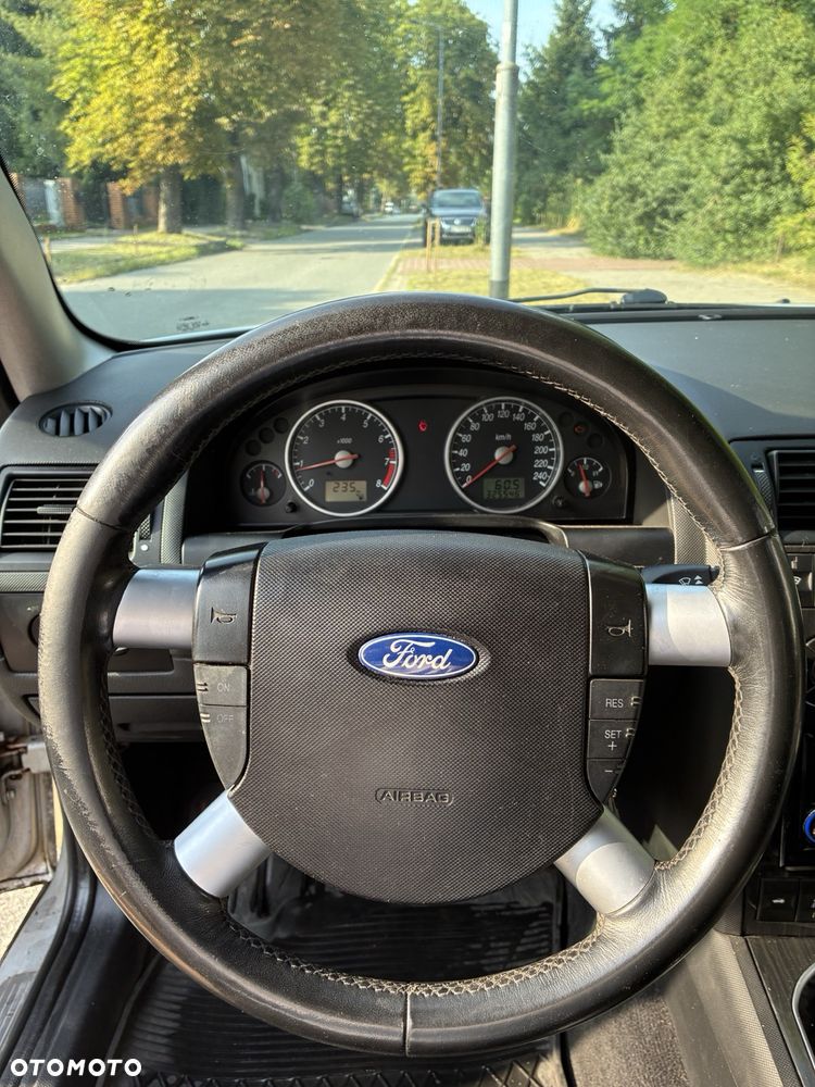 Ford Mondeo - 8