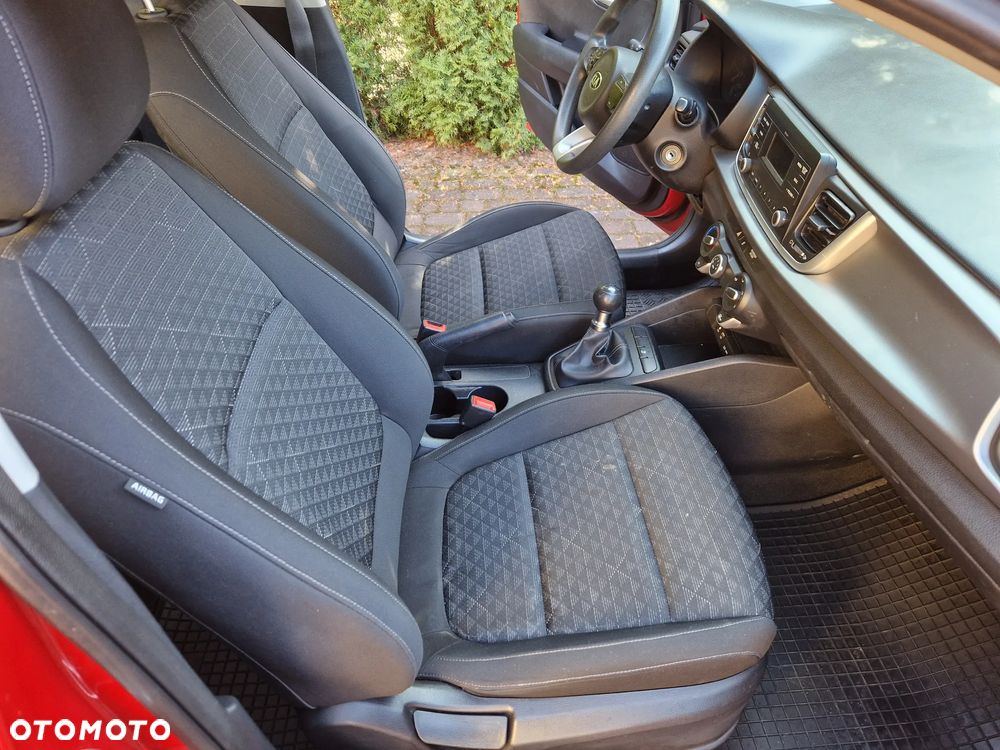 Kia Rio 1.2 M - 10