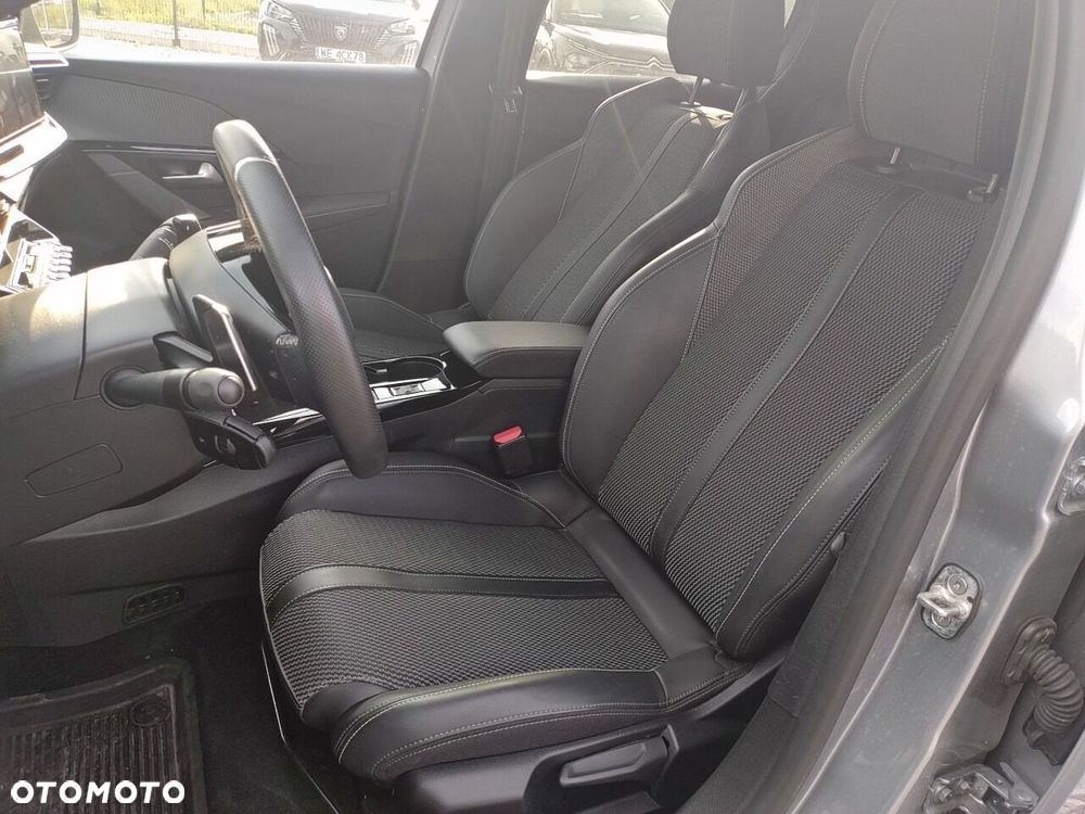 Peugeot 208 - 9