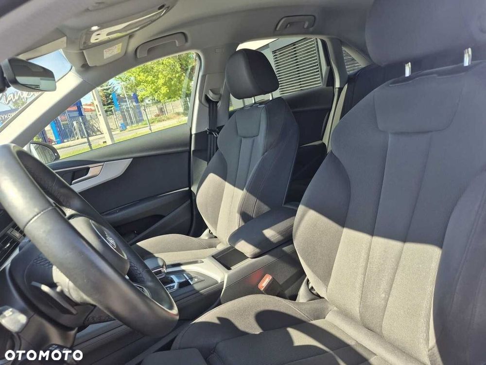 Audi A4 Limousine - 13