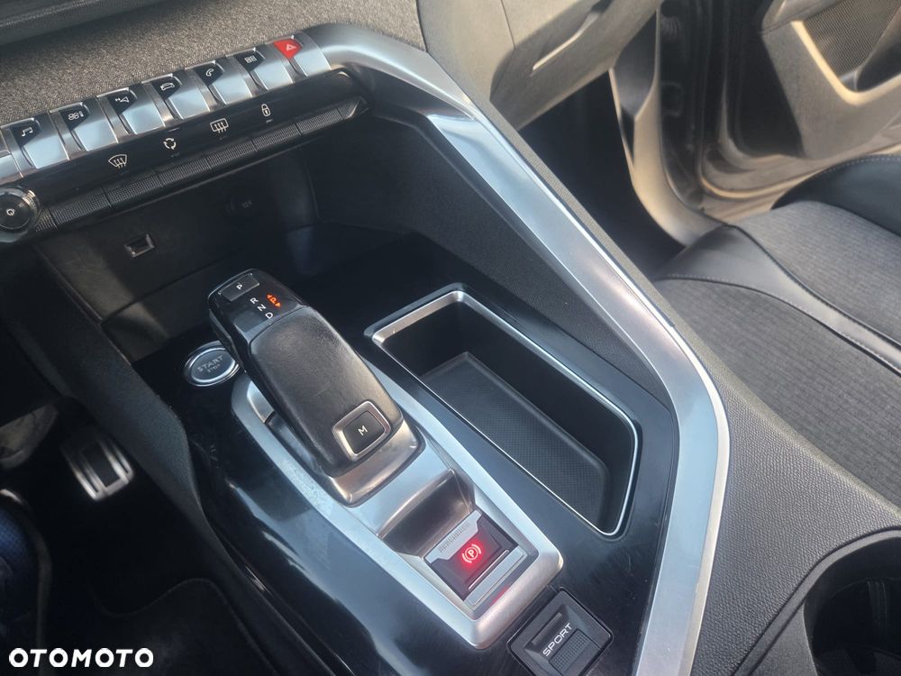 Peugeot 3008 1.6 THP Allure S&S EAT6 - 7