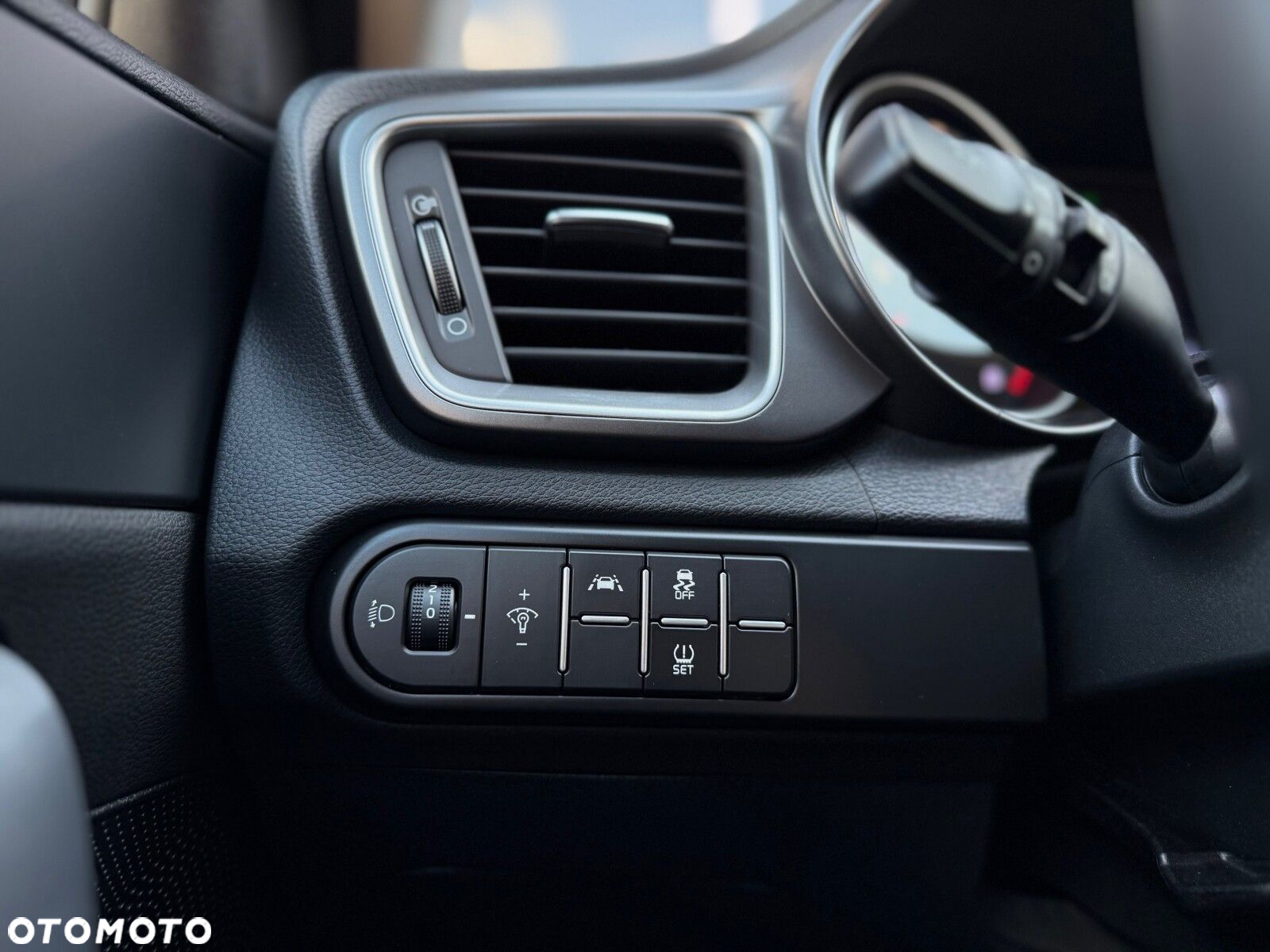 Kia Ceed 1.5 T-GDI M DCT - 28
