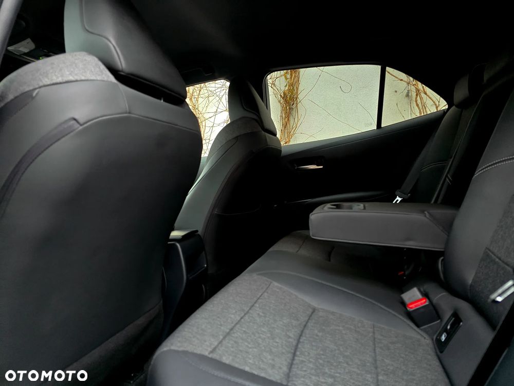 Toyota Corolla 1.8 Hybrid GPF Executive - 28