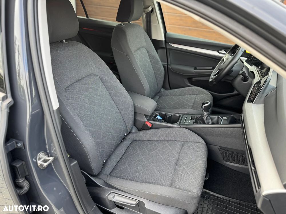 Volkswagen Golf - 10