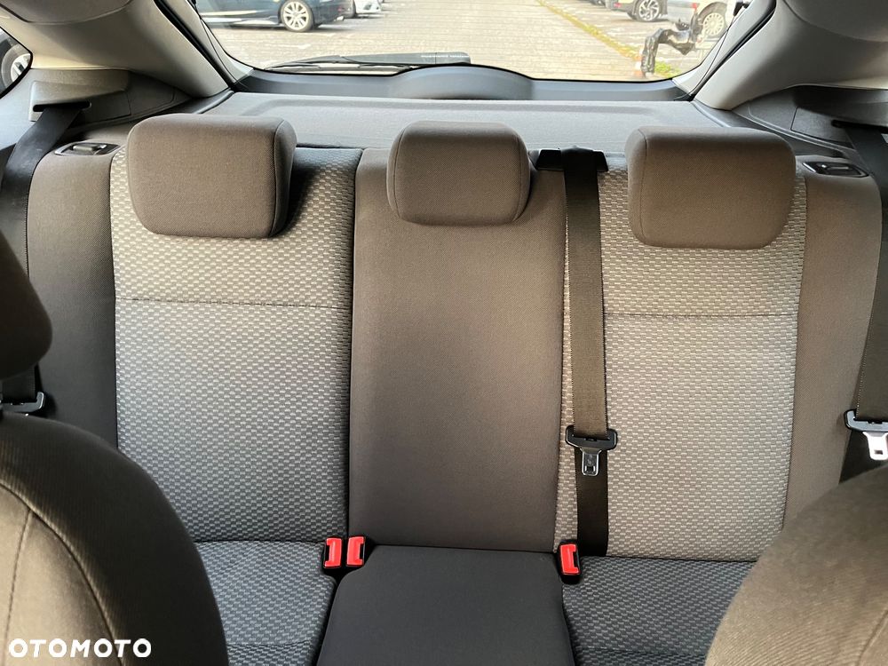Ford Focus 1.6 Trend - 22