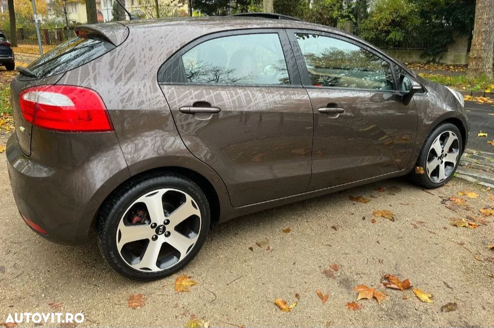 Kia Rio 1.4 Fifa World Cup Edition - 3