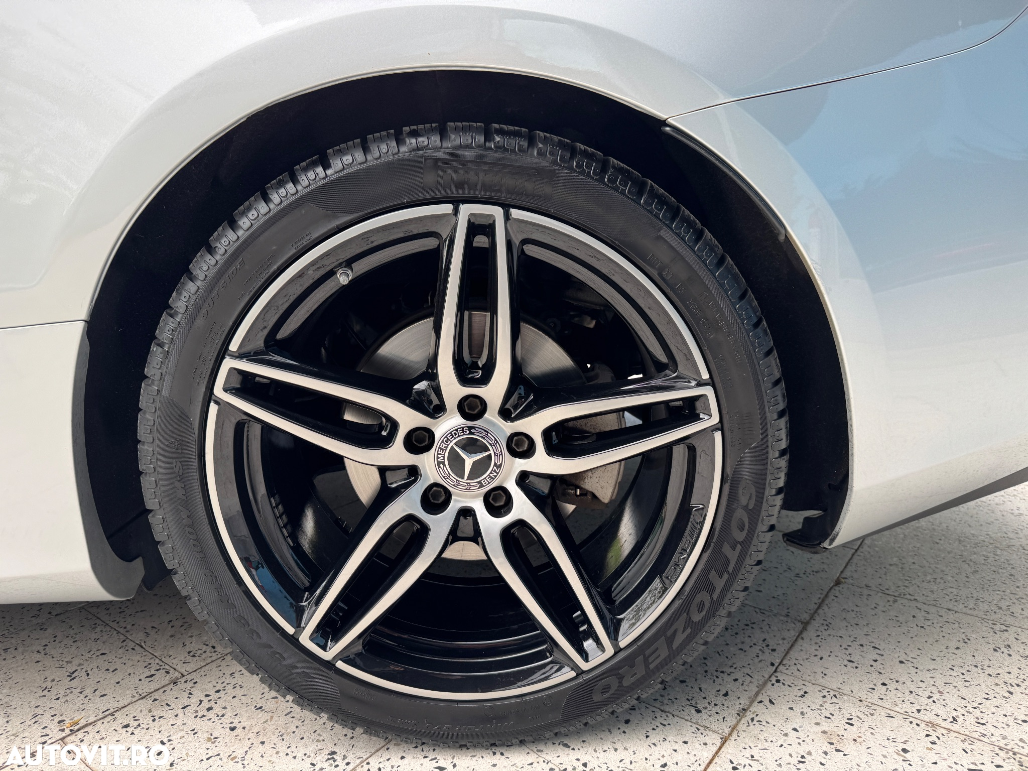 Mercedes-Benz E 200 Coupe 9G-TRONIC AMG Line - 8