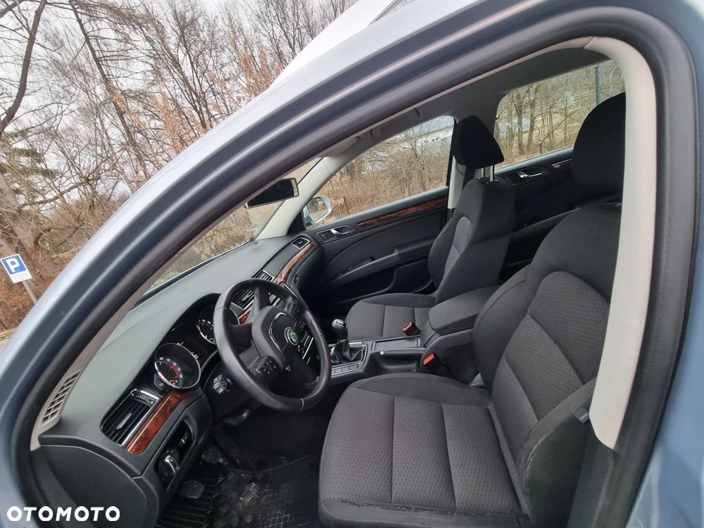 Skoda Superb 2.0 TDI Platinum - 11