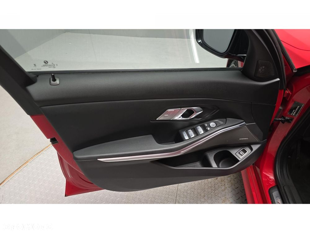 BMW Seria 3 - 17