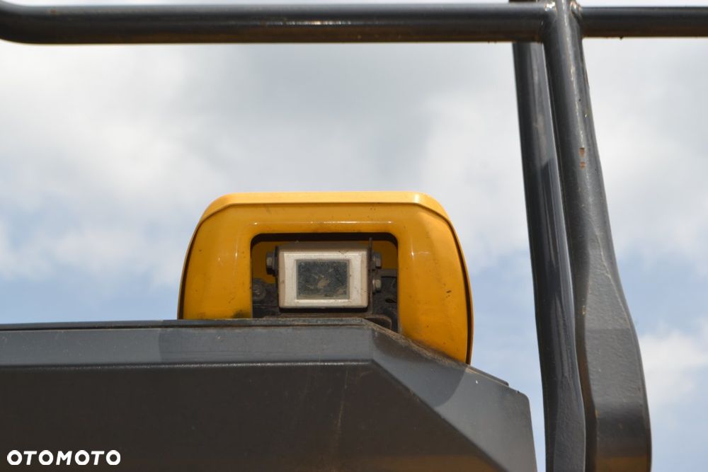 Komatsu PC210LC-11 - 17