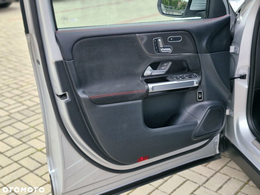 Mercedes-Benz GLB 200 4-Matic AMG Line 8G-DCT - 20