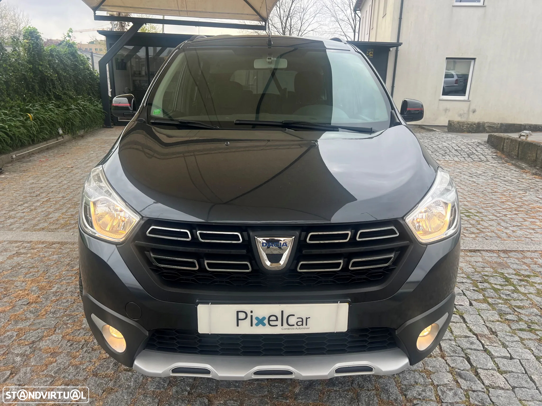 Dacia Lodgy 1.3 TCe Stepway 7L - 2