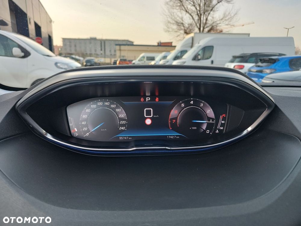 Peugeot 3008 1.2 PureTech Allure Pack S&S EAT8 - 10