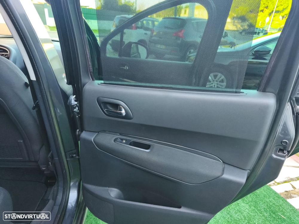 Peugeot 3008 1.6 HDi SE Style - 23