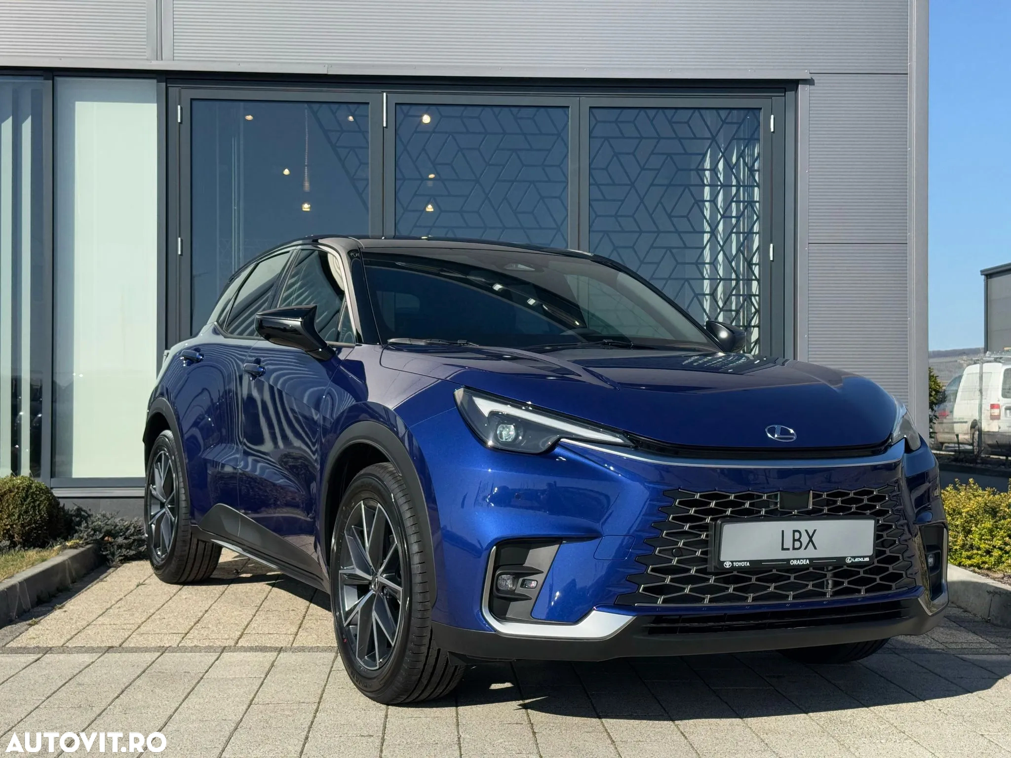 Lexus LBX 1.5 HEV 4x2 CVT Emotion - 3
