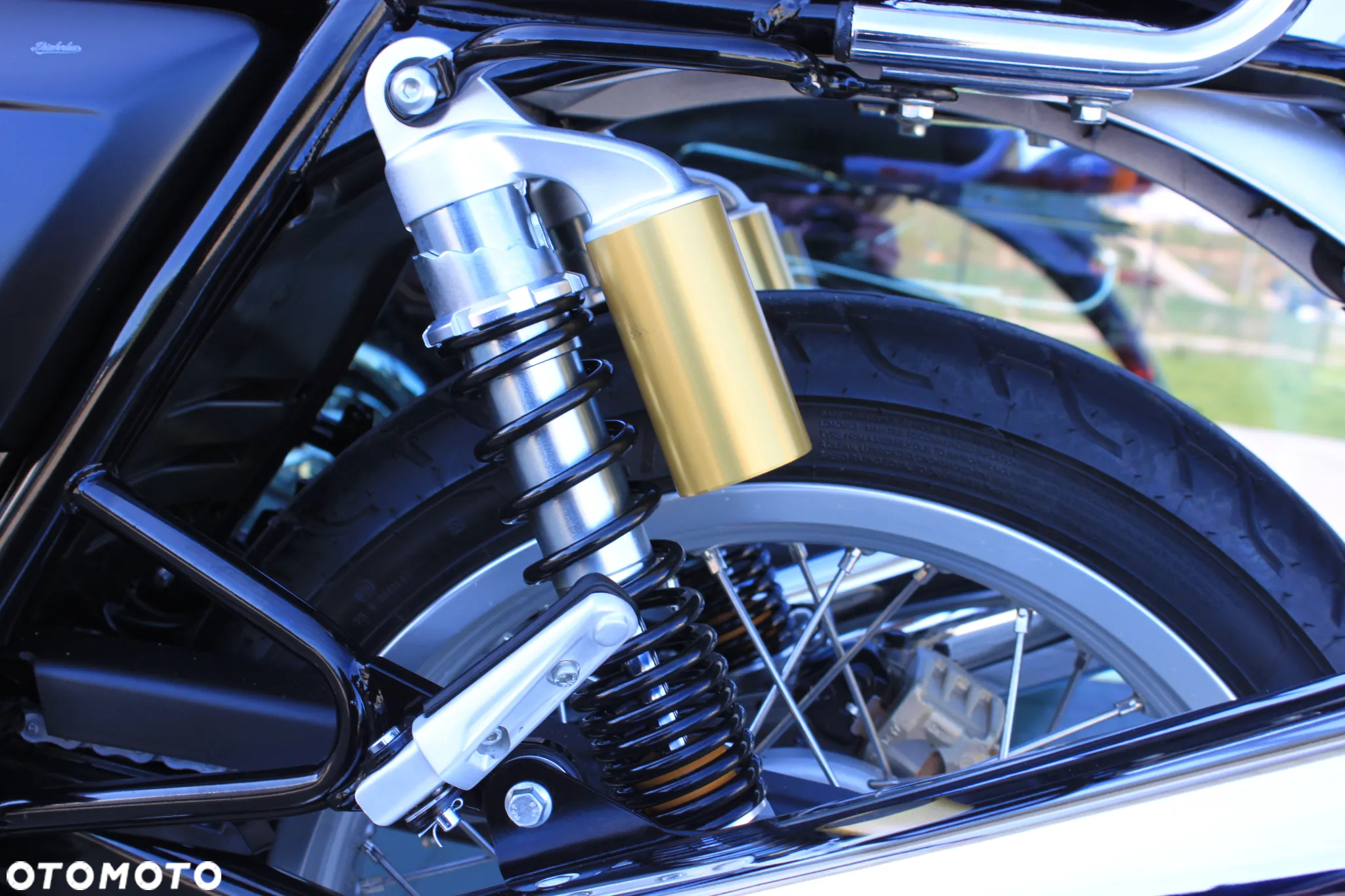 Royal Enfield Interceptor - 16