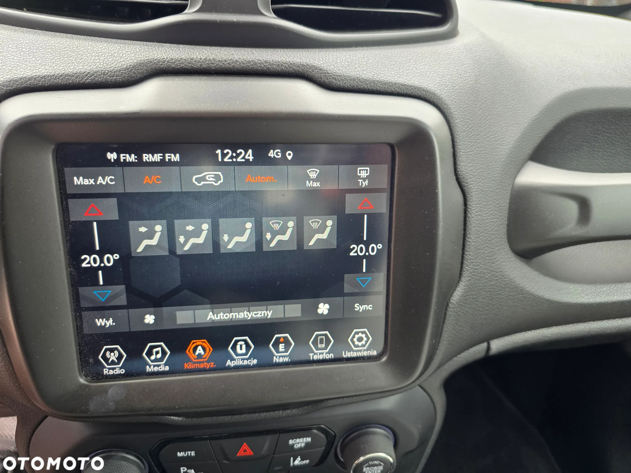 Jeep Renegade - 32